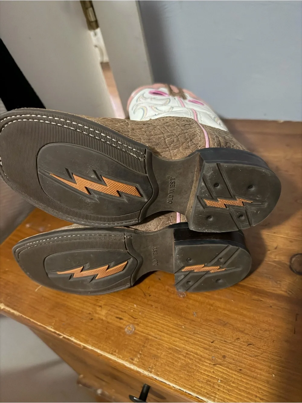 Hi Brown and White Western Cutout Pull-On Boots - Pink Trim